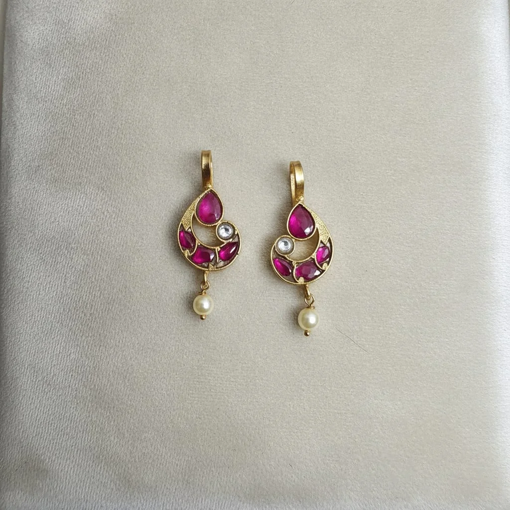 Ruby Paisley Pearl Drop Accessory