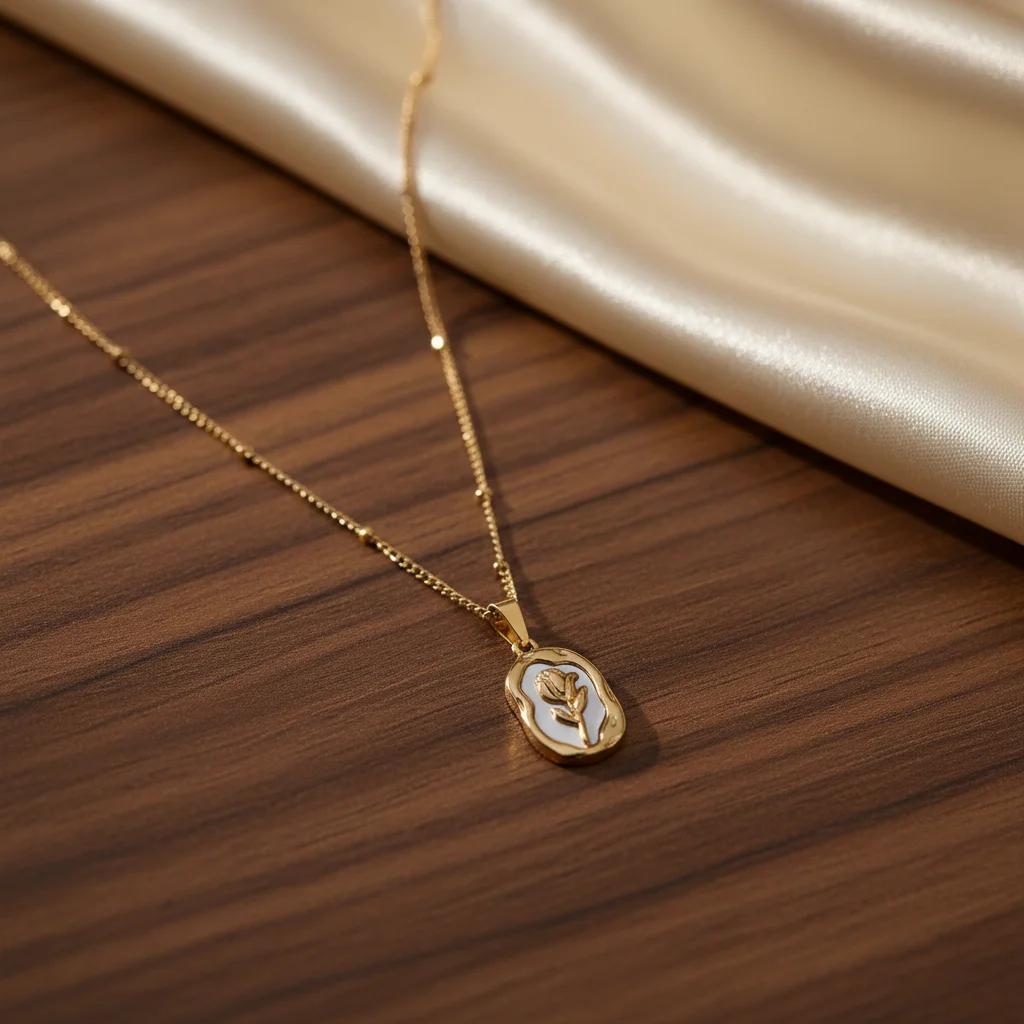 Rose Motif Mother-of-Pearl Necklace