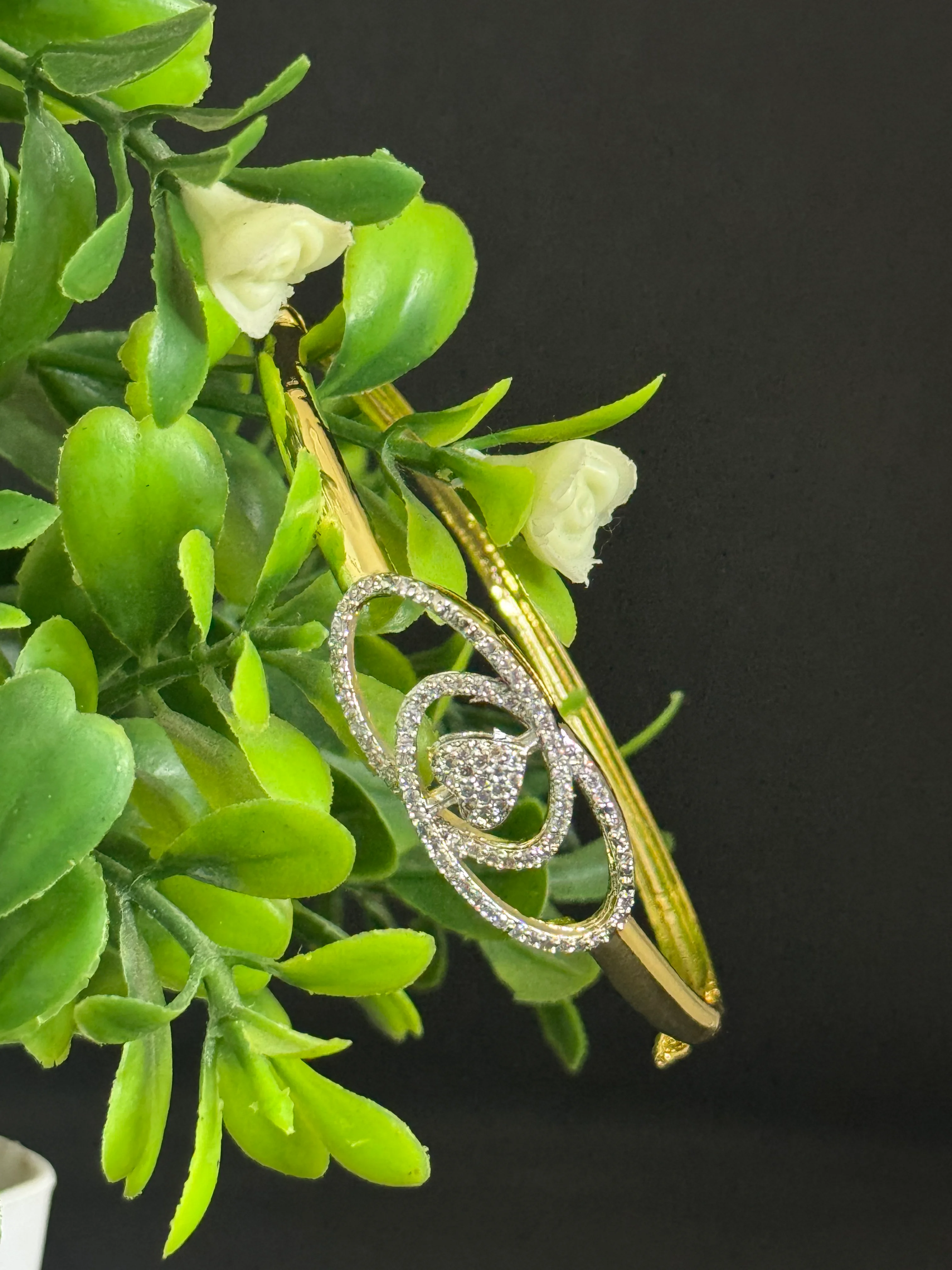 Radiant Swirl Pavé Heart Bracelet