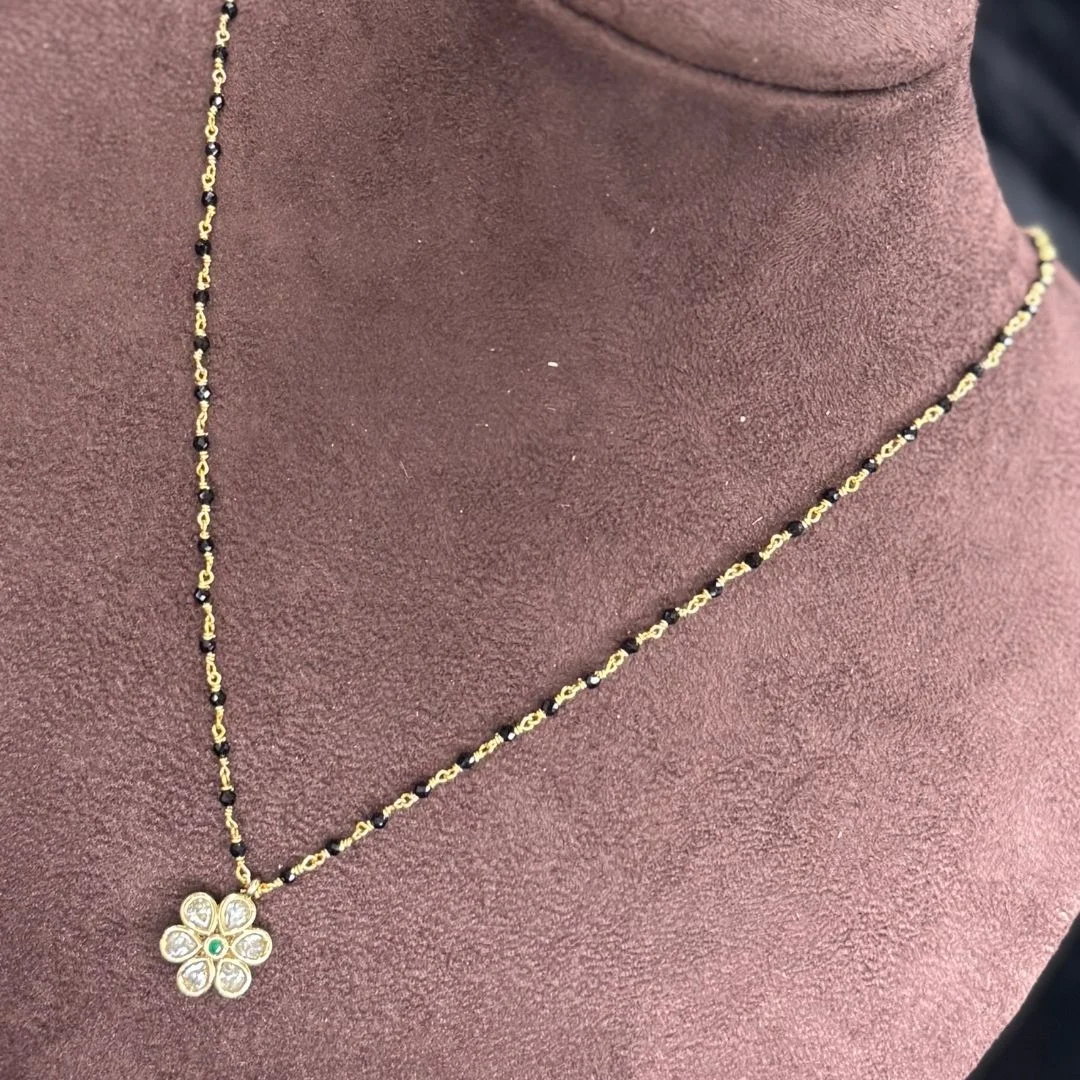 Emerald Bloom Floral Mangalsutra Chain - View 4