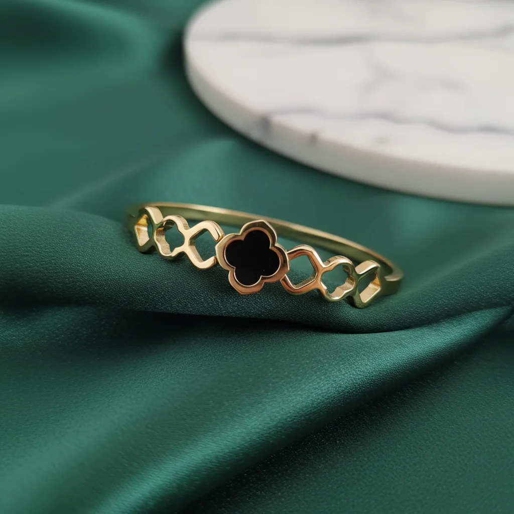 Midnight Clover Geometric Bangle